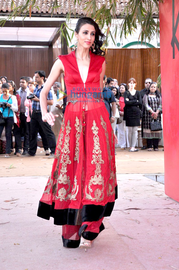 celebs grace agp multimillion race 2013 16