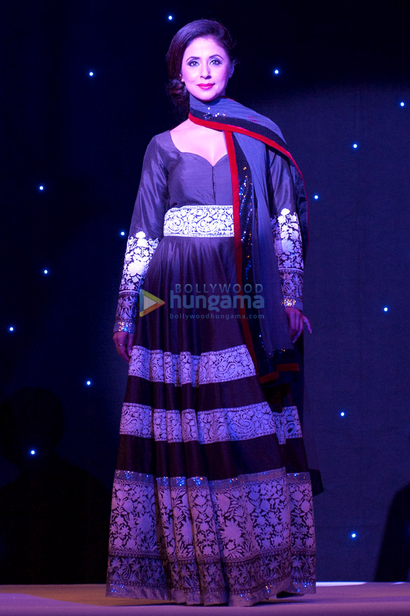 manish malhotras fashion fundraiser show for angeli foundation in london 5
