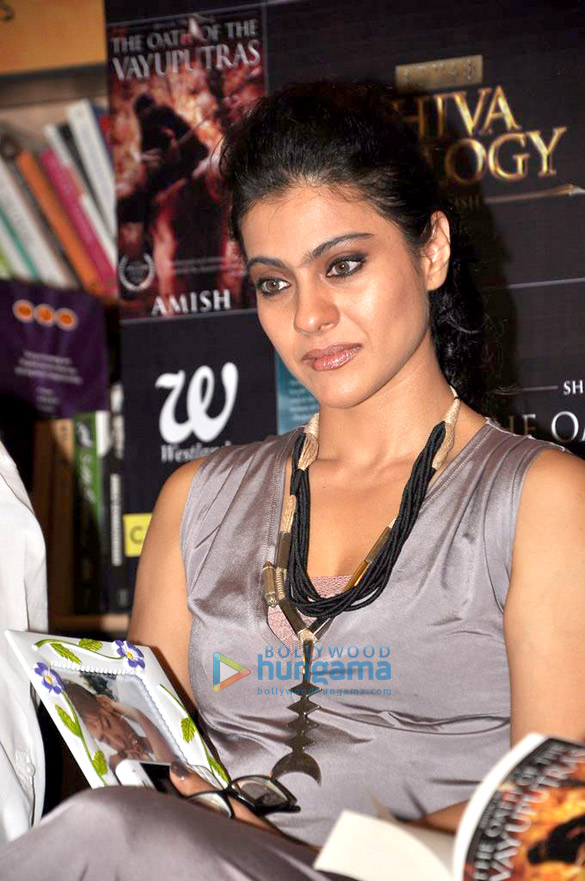 kajol at the book launch of the oath of vayuputras by amish 2