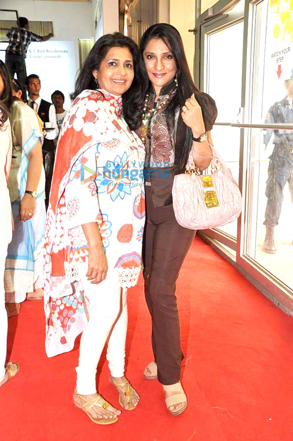 celebs at sahachari foundations design one exhibition 5