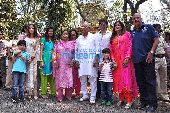 hrithik celebrates maha shivratri with his family 15