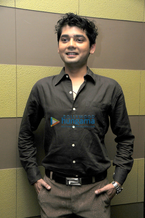 launch of zubair ahmeds album shehar se door 37