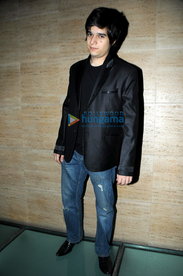 tia bajpai walks the ramp for bobby khandujas show 9
