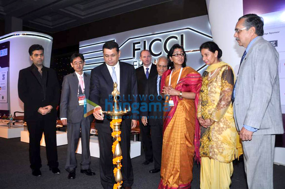 kareena at the inauguration of ficci frames 2013 4