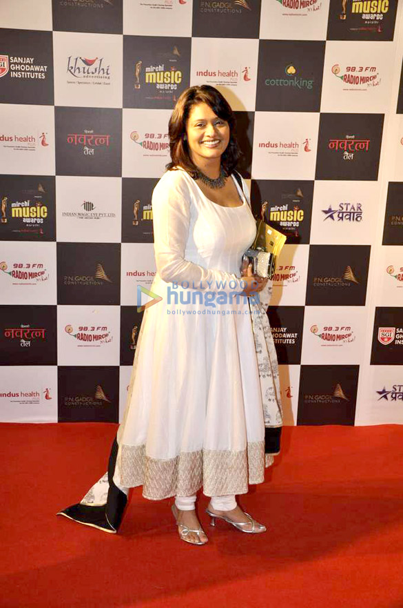 celebs grace mirchi marathi music awards 7