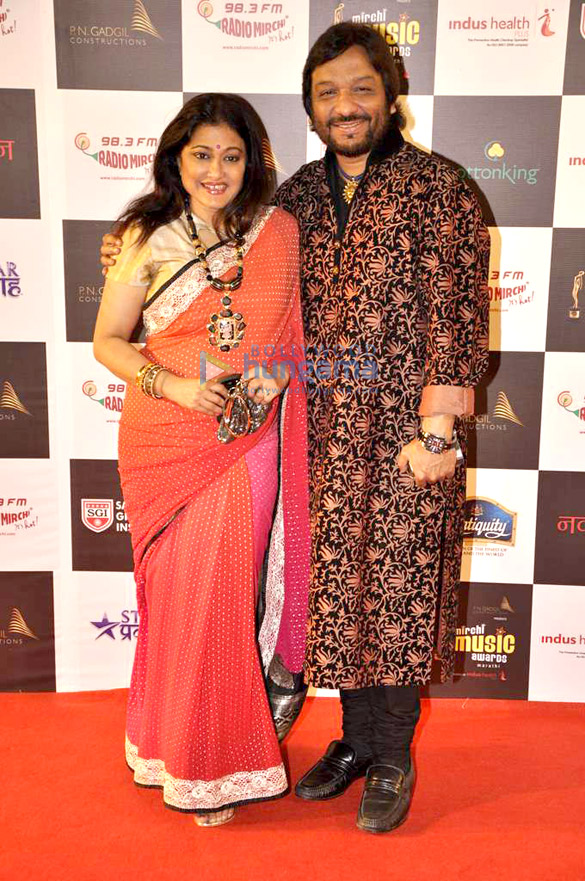 celebs grace mirchi marathi music awards 5