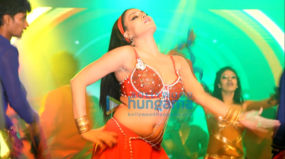 veena malik at the silk sakkath maga music launch 5