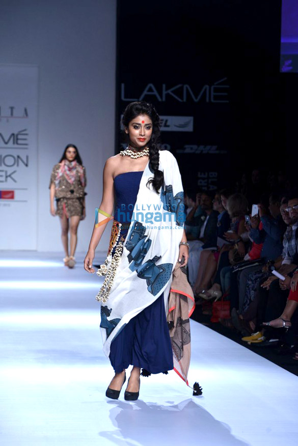 shriya walks for asmita marwa at lakme fashion week 2013 day 1 4