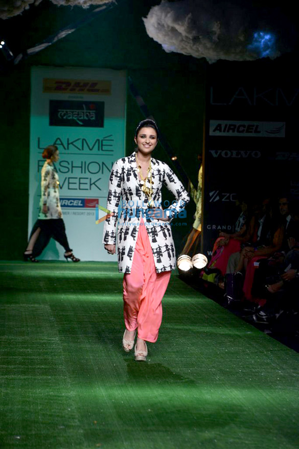 parineeti walks for masaba at lakme fashion week 2013 day 1 5