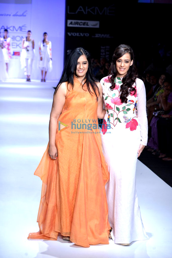 hazel keech walks for purvi doshi at lakme fashion week 2013 4