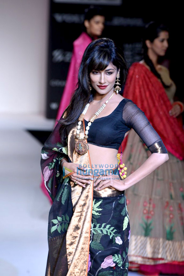 chitrangda singh walks for gaurang doshi at lakme fashion week 2013 3