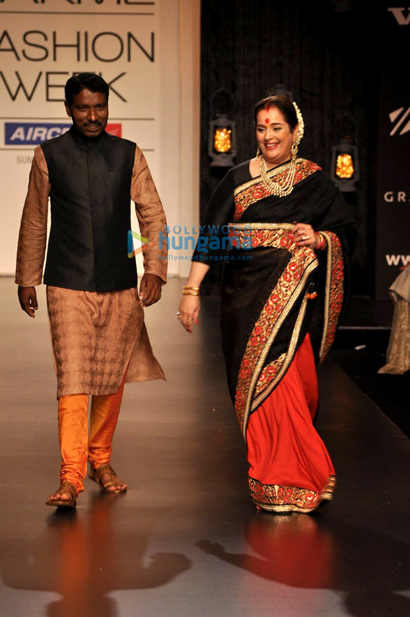 vikram phadniss swades show at lakme fashion week 2013 18