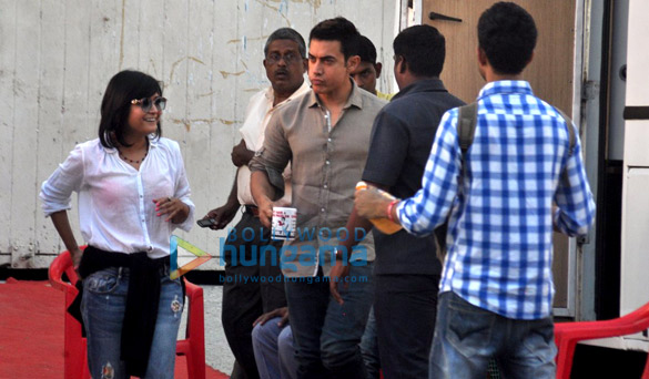 aamir khan snapped at mehboob studio 5