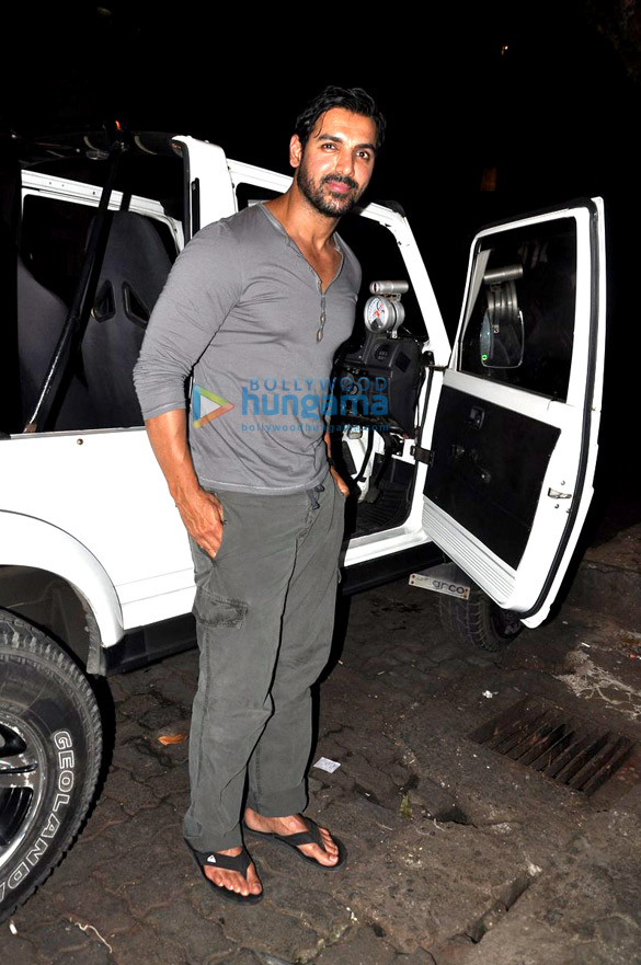 john abraham snapped in bandra 6