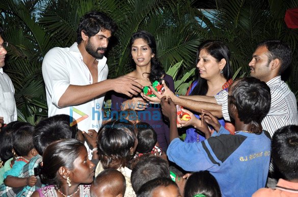 rana daggubati visits riyaz gangjis store 3