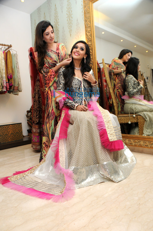amy billimoria stylizes hrishita bhatt for her summer collections 3