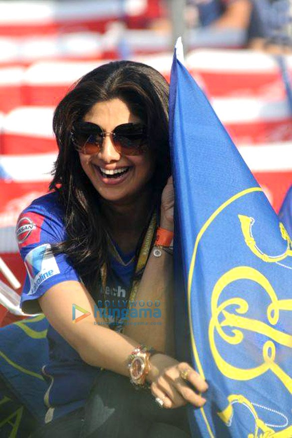 preity shilpa deepika others at the ipl 6 12