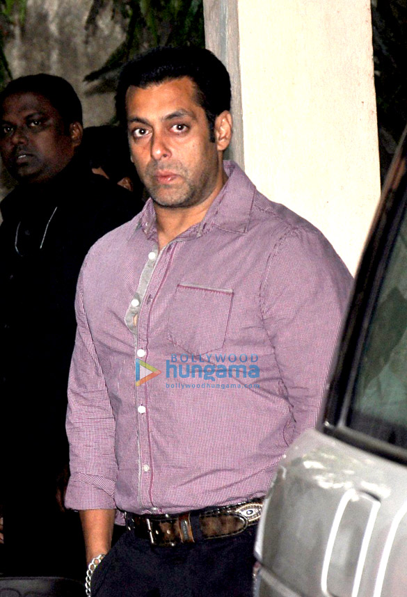 salman govinda sangeeta watch mahesh manjrekars marathi movie 2