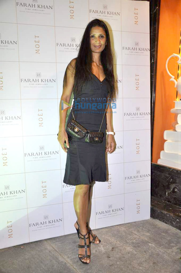 hrithik sushmita and others at farah khan alis store launch 24