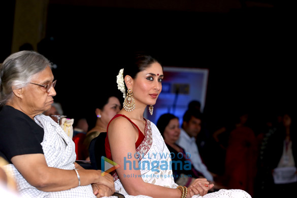 kareena and sridevi grace ndtv indian of the year 2012 8