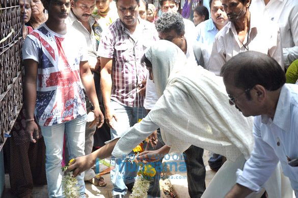 priyanka chopra attends her spotboy jibans last rites 5