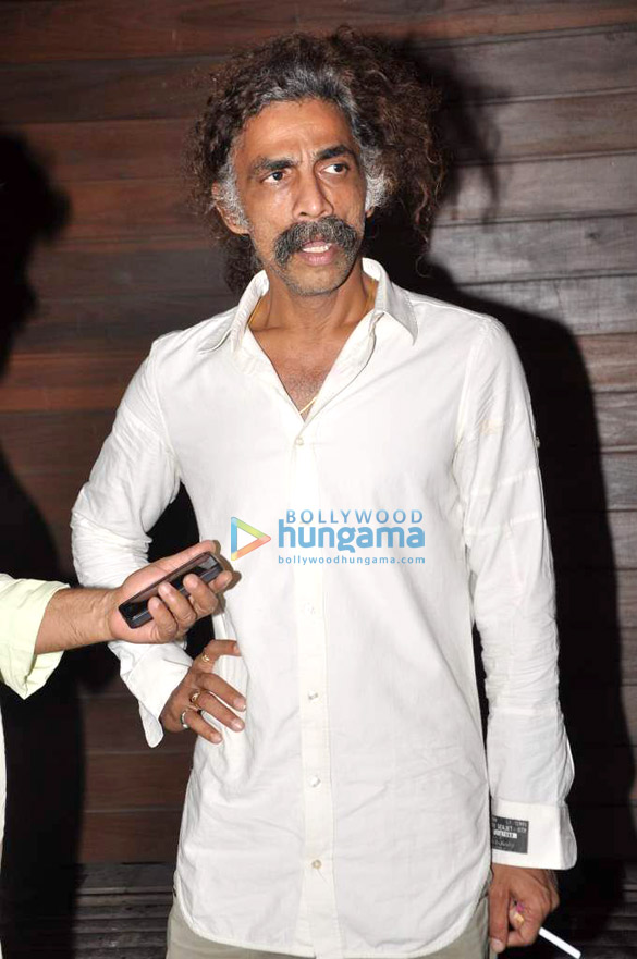 celebs grace aamirs 25th year in bollywood bash 8