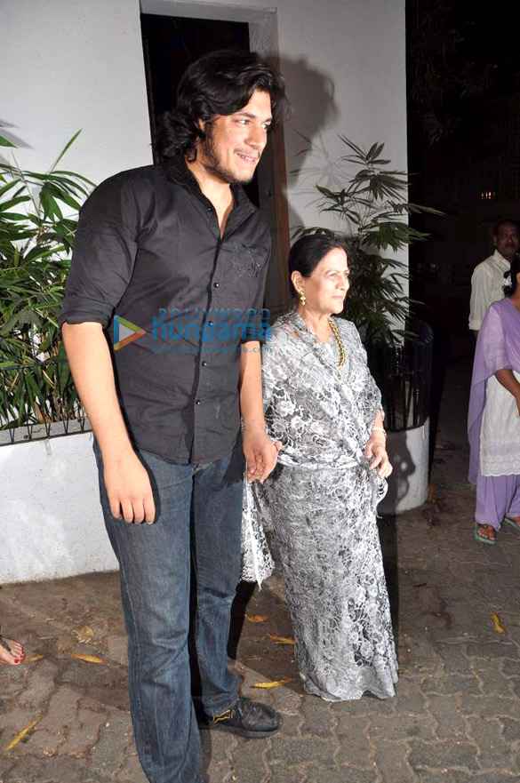 celebs grace aamirs 25th year in bollywood bash 3