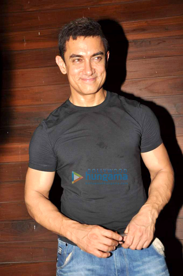 celebs grace aamirs 25th year in bollywood bash 7