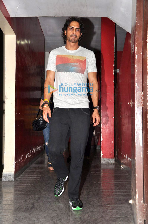 arjun rampal suzanne at the screening iron man 3 5