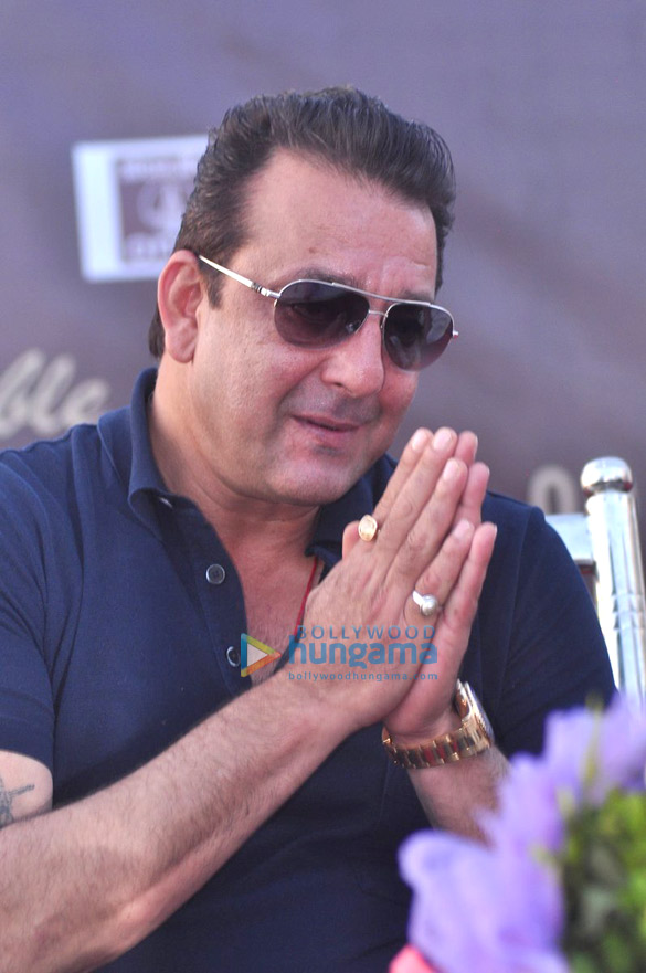 sanjay priya dutt donate a mobile mammography screening unit 10