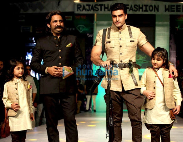celebs grace rajasthan fashion week day 3 19