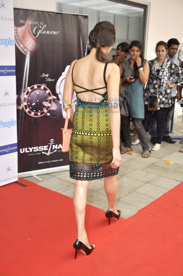 deepika padukone unveils people magazines latest issue 6