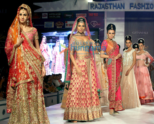 sameera reddy at rajasthan fashion week 2013 7