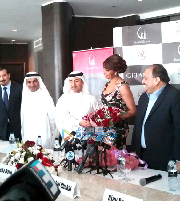 bipasha basu launches gili paris gallery in dubai 3