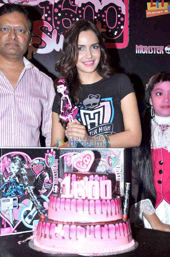 shazahn padamsee at monster high launch with planet m 5