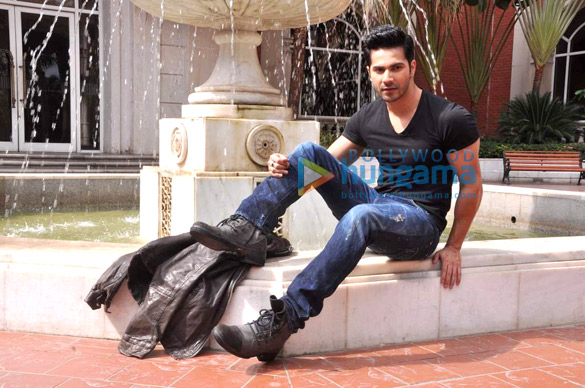 varun dhawan endorses mandom cosmetics 6