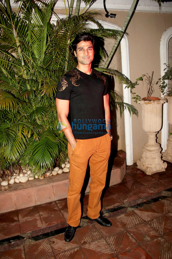 mika singhs birthday bash 15