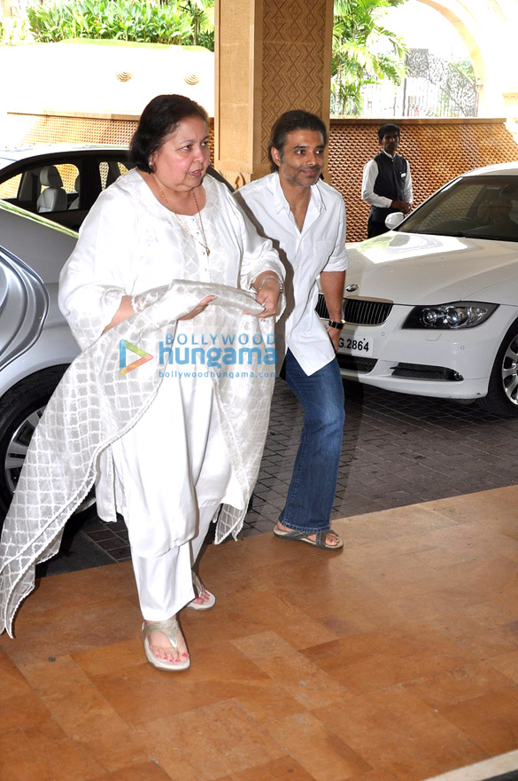 prayer meet of priyanka chopras dad 5