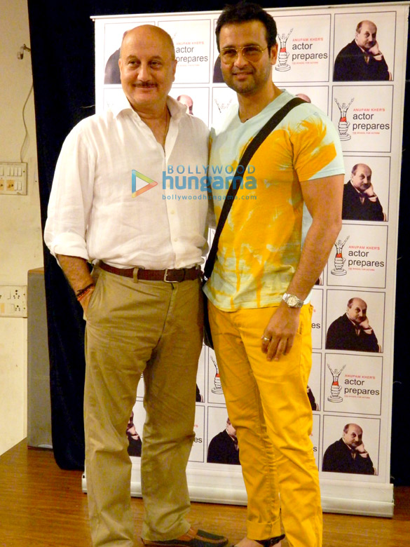 actor prepares presents master class with rohit roy 6
