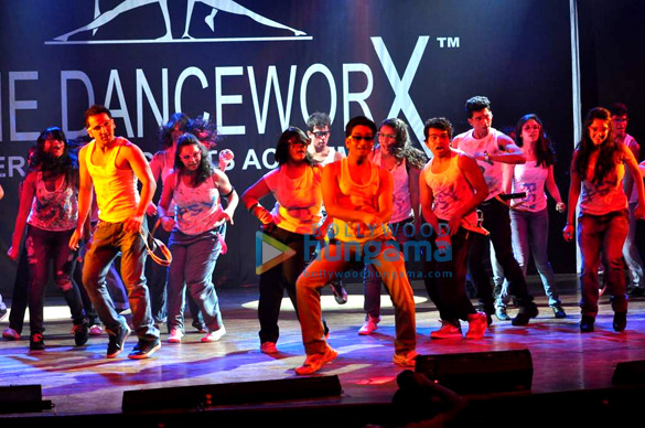 aishwarya sakhuja at ashely lobos dance show 4