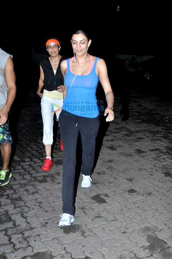 sushmita sen snapped jogging at carter road 3