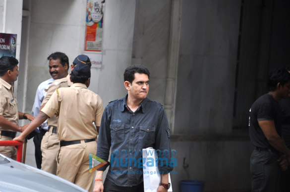 celebs at shok sabha of priyanka chopras father 10