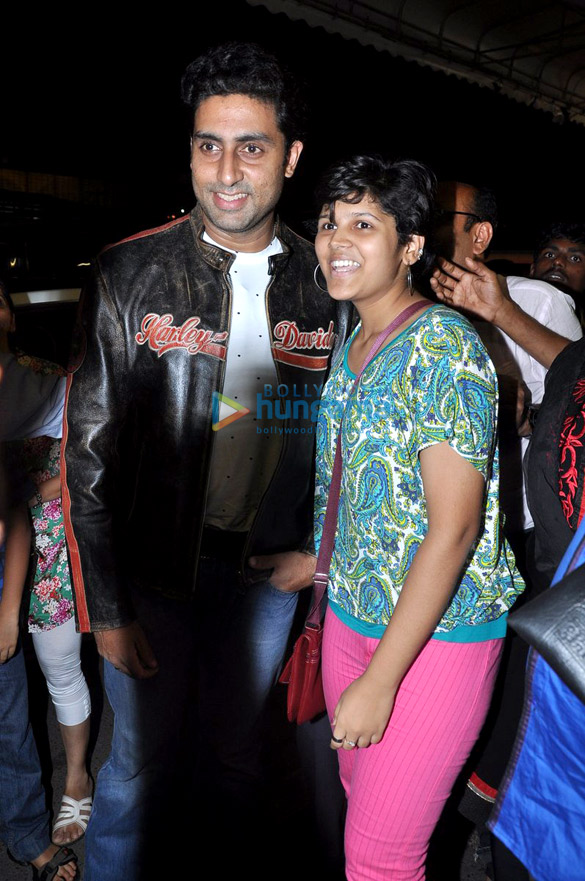 abhishek arjun kangna shahid leave for iifa awards 2013 2