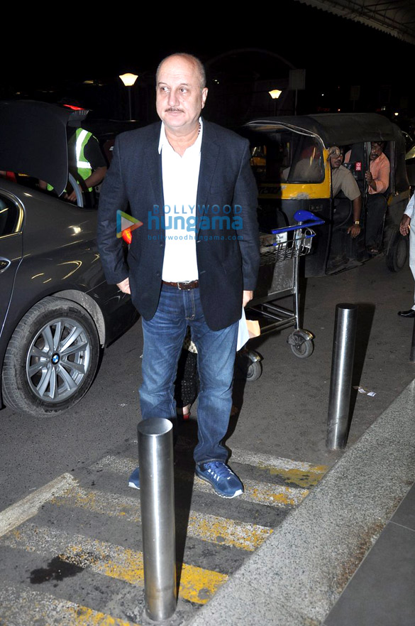 abhishek arjun kangna shahid leave for iifa awards 2013 19