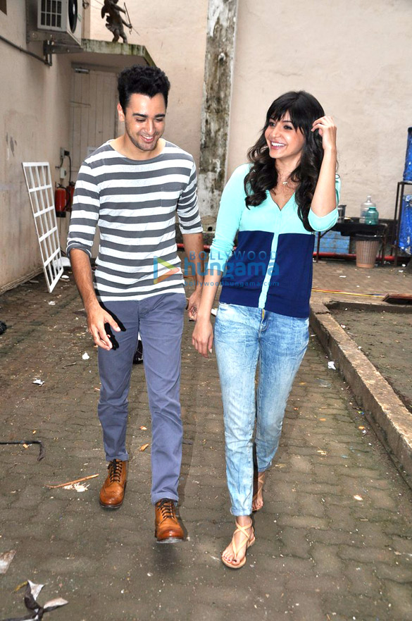 imran khan anushka sharma snapped during bru golds photoshoot 3