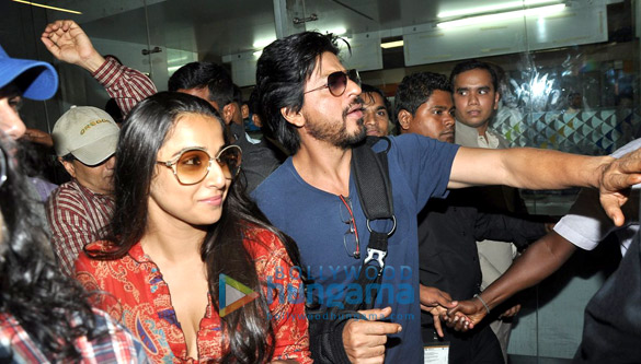 shahrukh vidya others arrive from iifa awards 2013 4