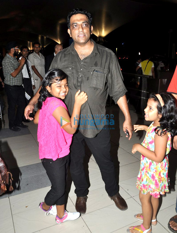 shahrukh vidya others arrive from iifa awards 2013 14