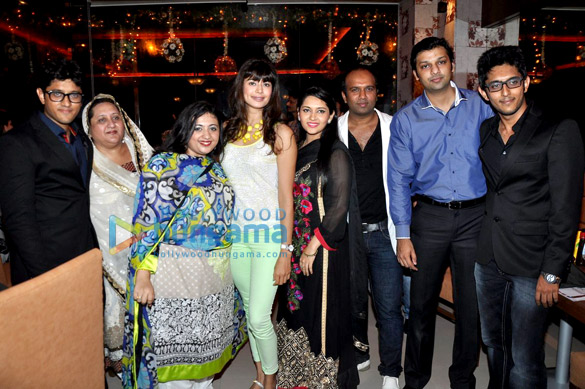 pooja batra inaugurates new outlet of yoko sizzlers 3