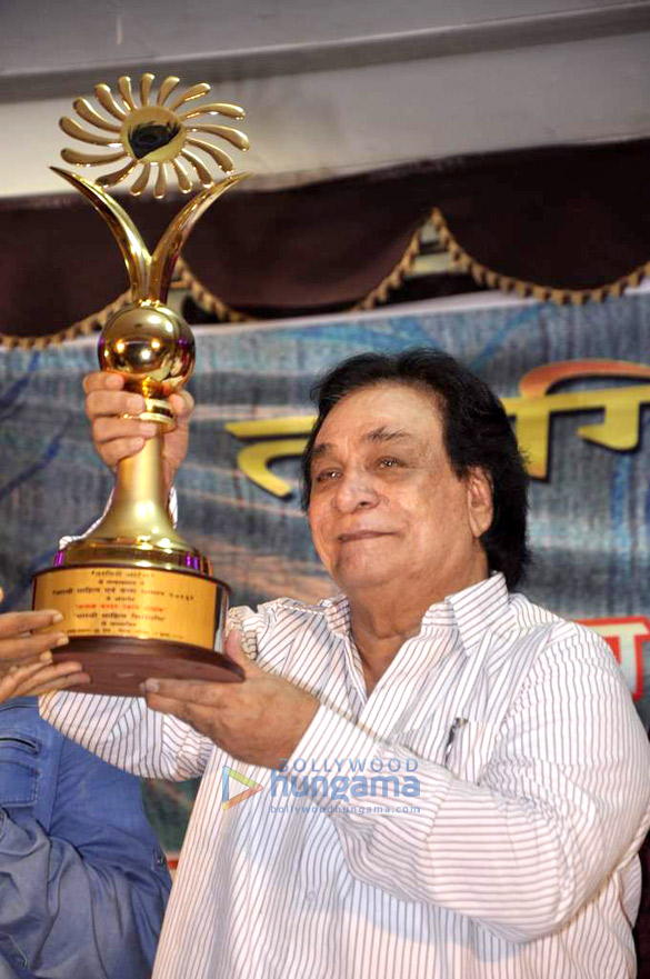 kader khan awarded the sahitya shiromani award 5