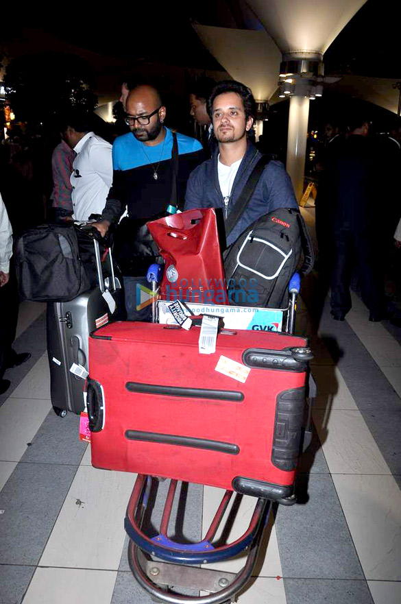 celebs arrive from iifa awards 2013 10